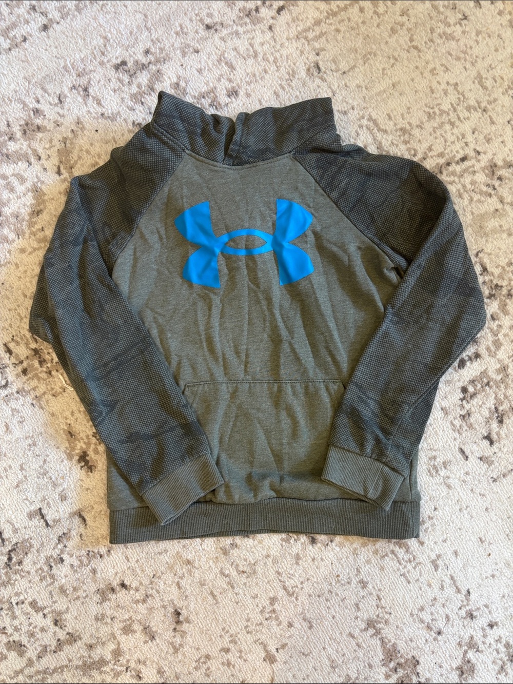 Boys M Under Armour Olive Green Hoodie with Bright Blue Logo